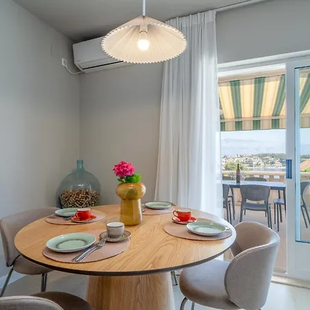 Siesta Apartment Sumartin