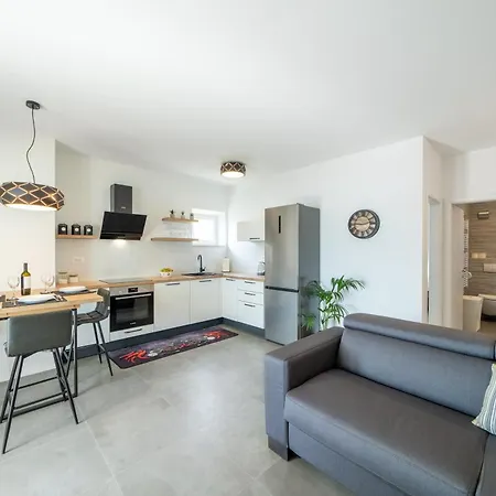 Siesta Apartment *