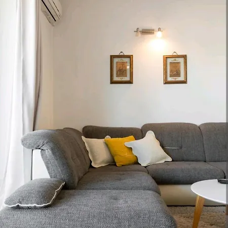 Apartment Siesta Sumartin