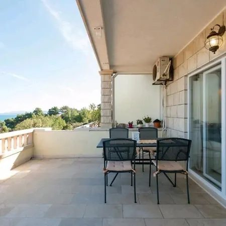 Siesta Apartment Sumartin