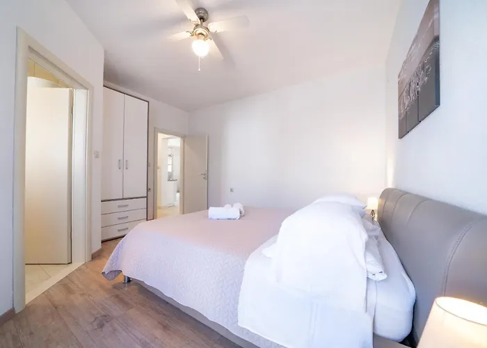 Siesta Apartment Sumartin