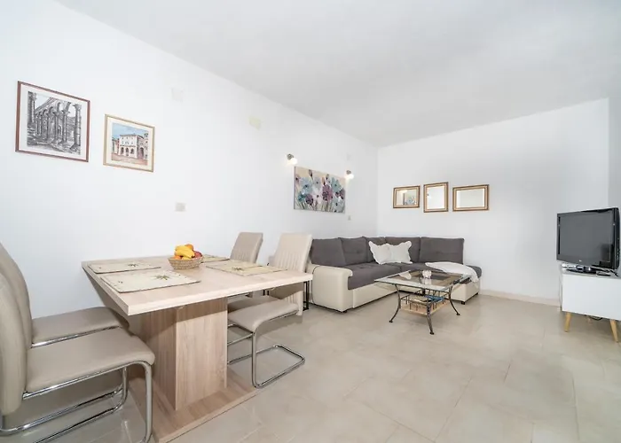 Apartment Siesta Sumartin